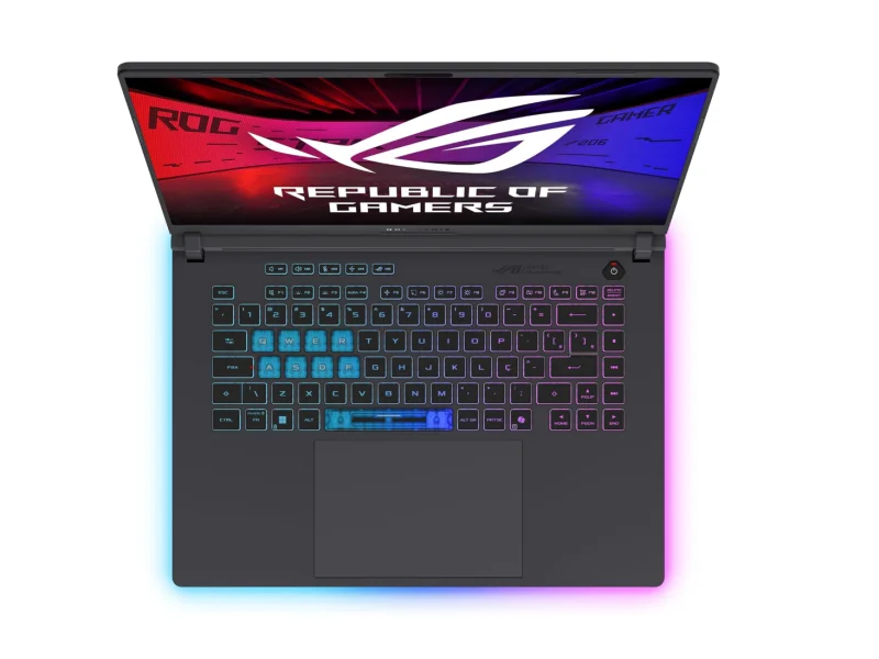 ASUS ROG Strix G16 cinza Eclipse aberto com tela 240Hz e teclado RGB 4 zonas aceso